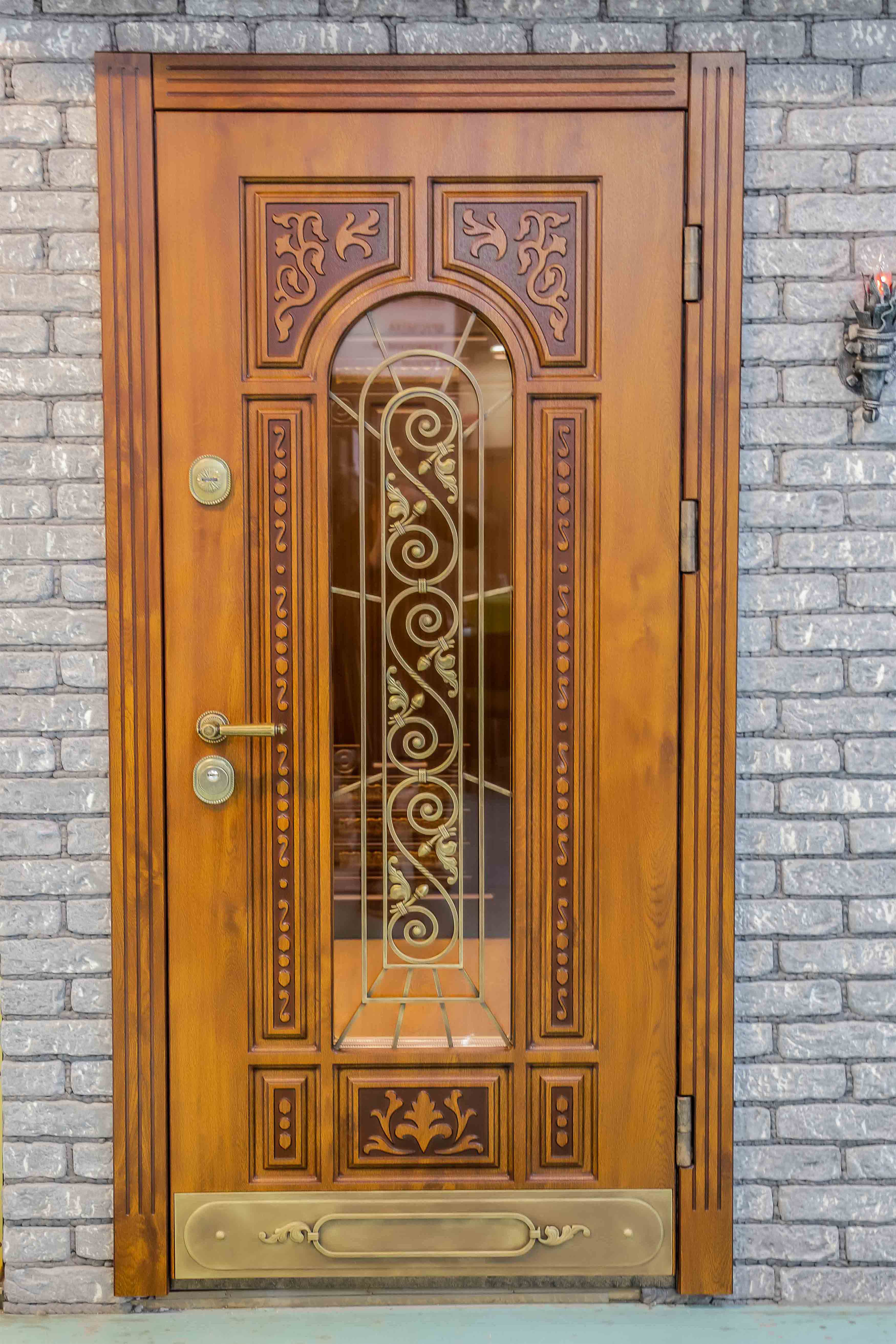 Входные двери бастион. Дверь входная металлическая Бастион. Бастион двери Брянск. Бастион двери Улан-Удэ.